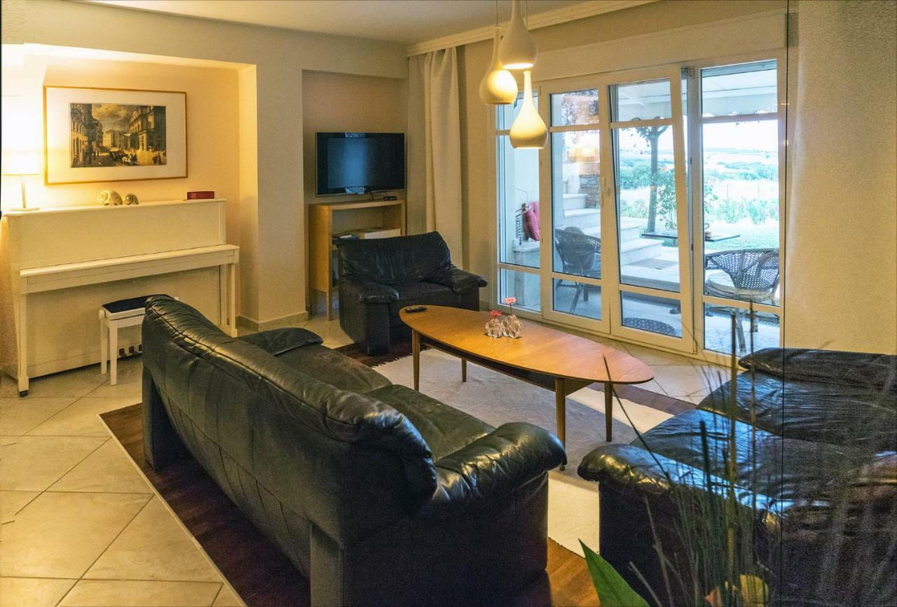 Lovely Apartm.Near Airport Kardia Exterior photo