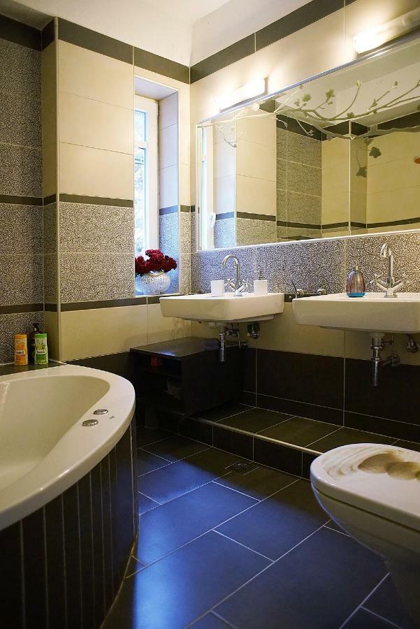 Lovely Apartm.Near Airport Kardia Exterior photo